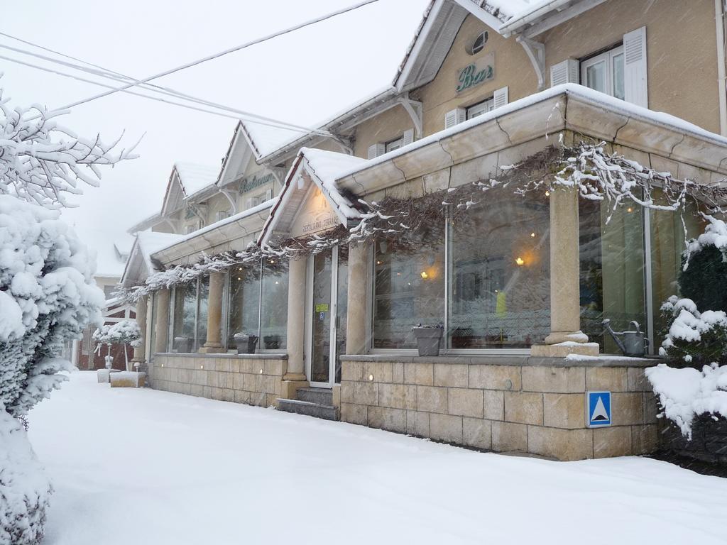Logis Hotel L'Ayguelade Bielle Exteriör bild