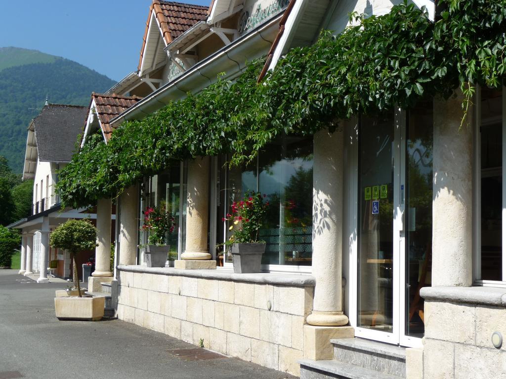 Logis Hotel L'Ayguelade Bielle Exteriör bild