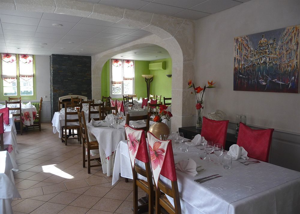 Logis Hotel L'Ayguelade Bielle Exteriör bild