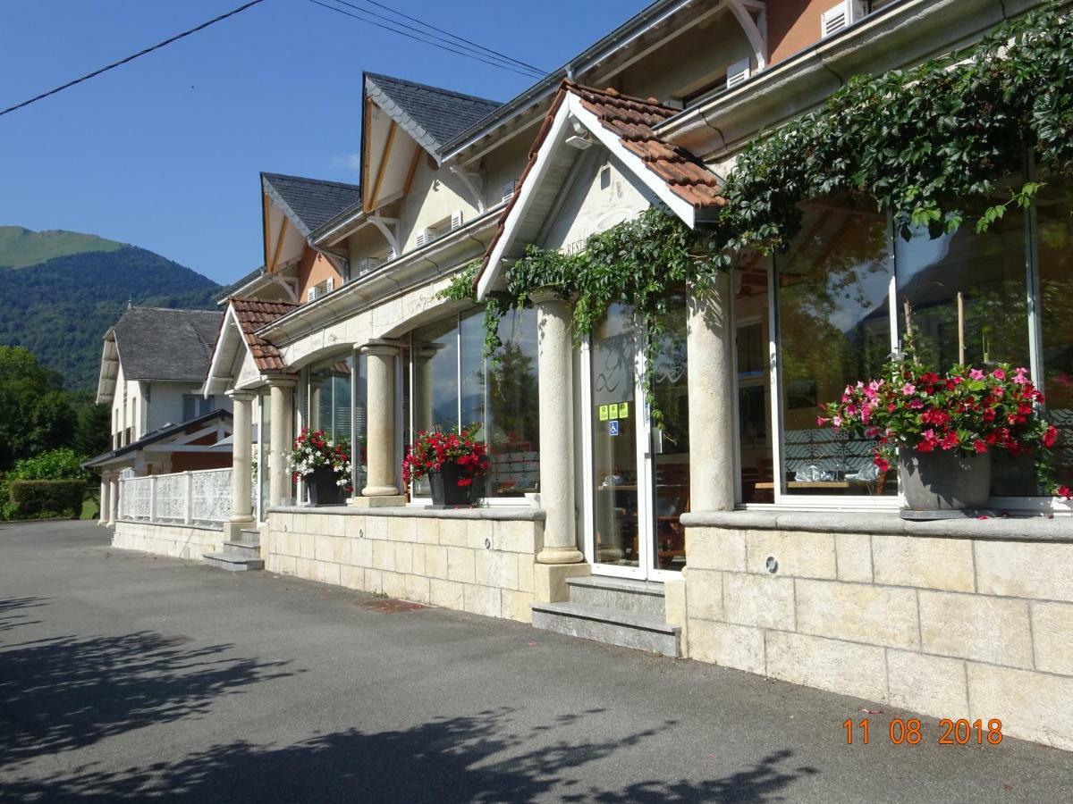 Logis Hotel L'Ayguelade Bielle Exteriör bild